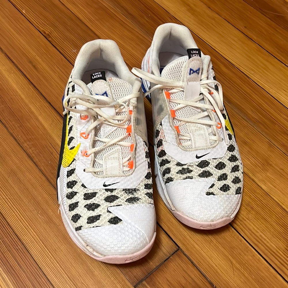 Nike Metcon 7 White Black Print Women size 8.5